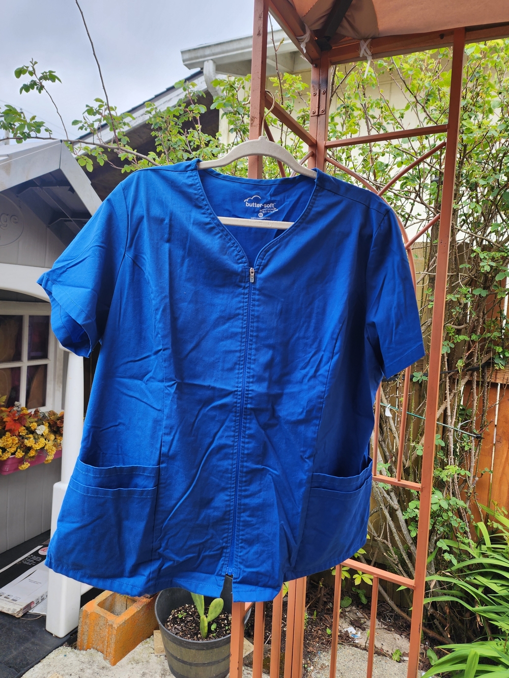 Uniform Advantage Women's Royal Blue Zip-Front Scrub Top